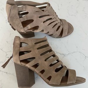 Women’s Indigo Rd strapped heels size 9.5